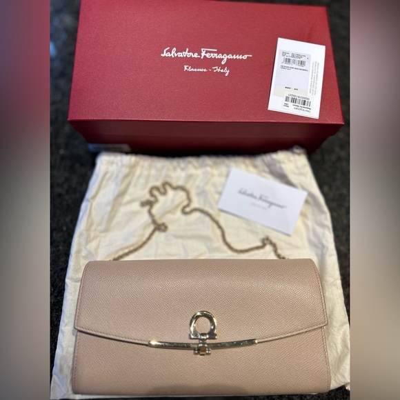 Salvatore Ferragamo Gancini Clutch Bag - Beige - Picture 6 of 13